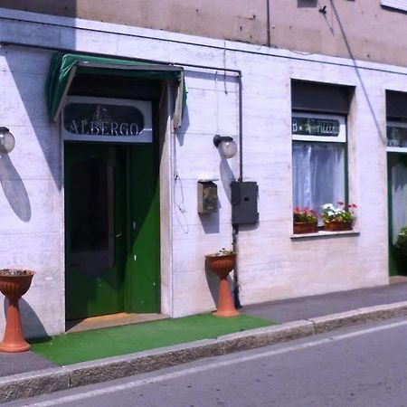 Don Carlos Hotel Buscate Exterior photo