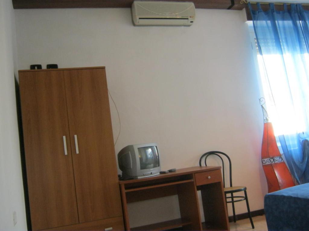 Don Carlos Hotel Buscate Room photo