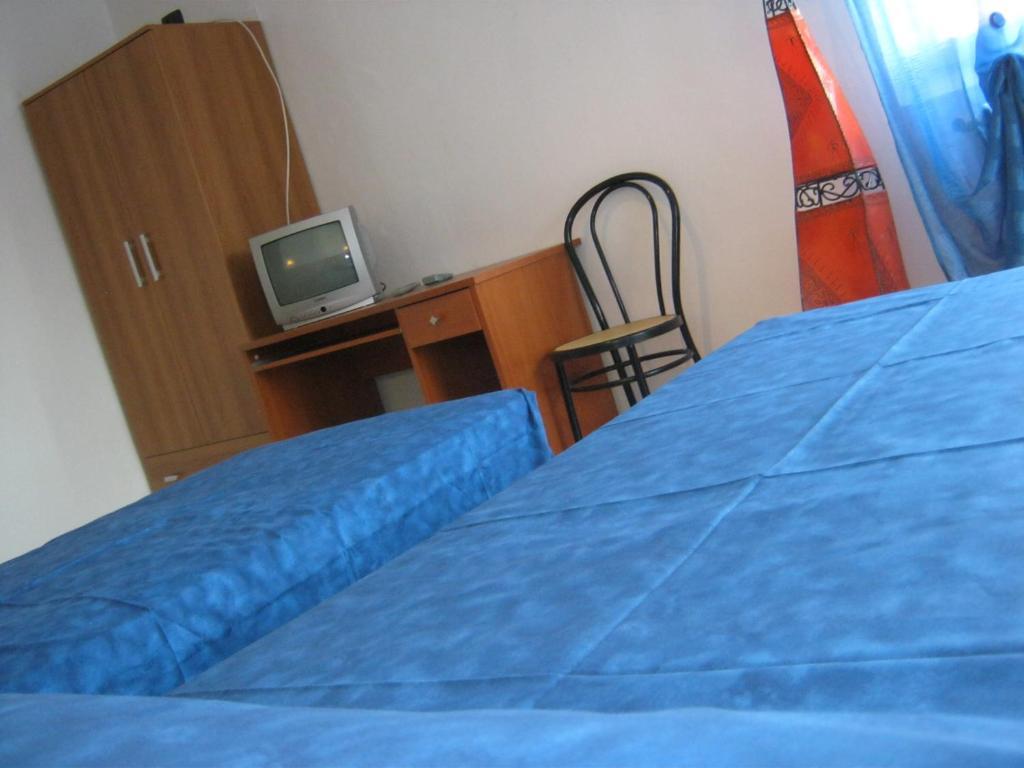 Don Carlos Hotel Buscate Room photo